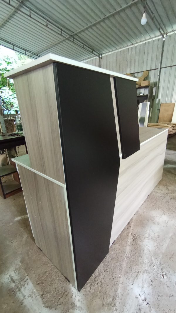 RECEPTION TABLE - Image 4