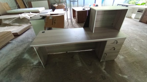 RECEPTION TABLE - Image 5